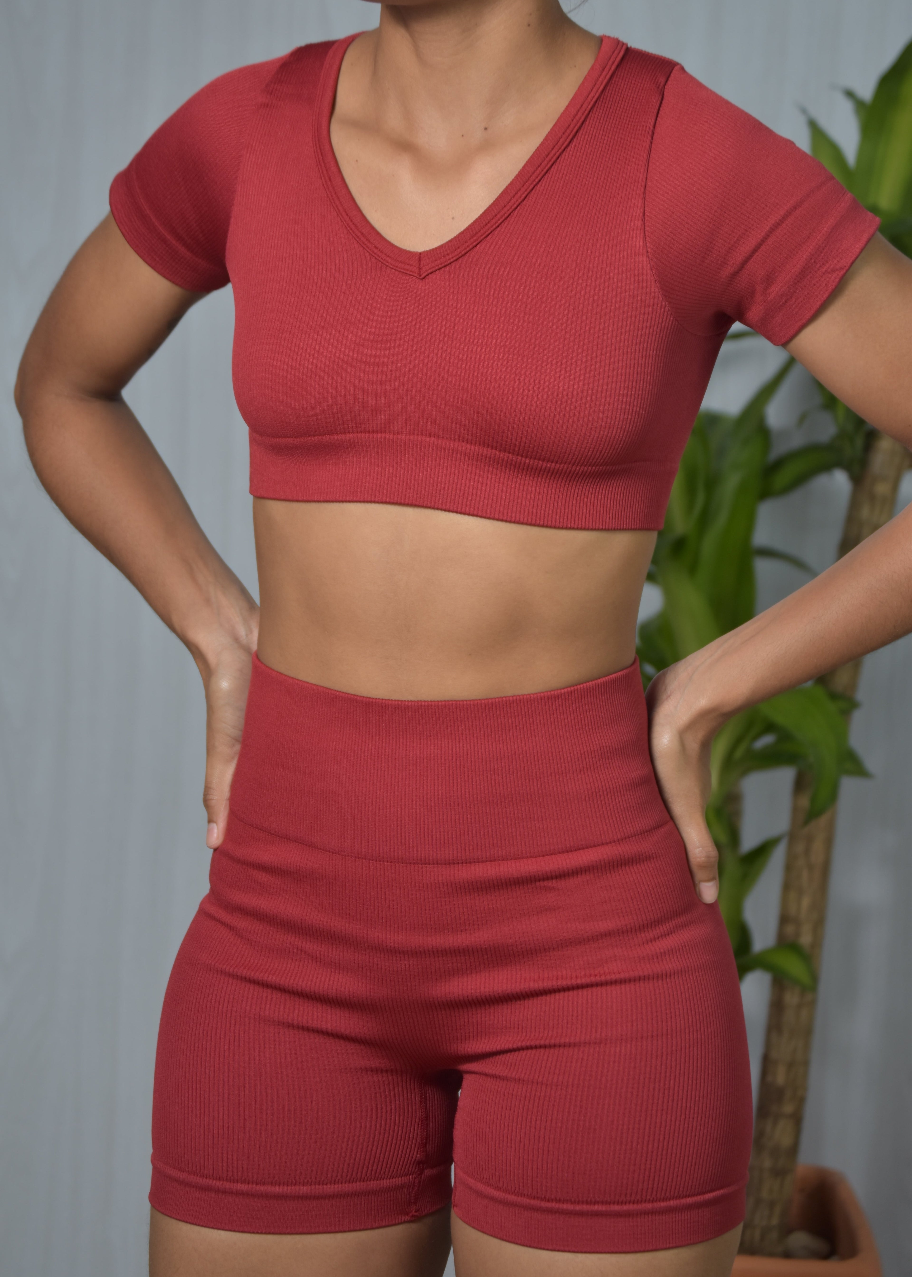Set  top y short